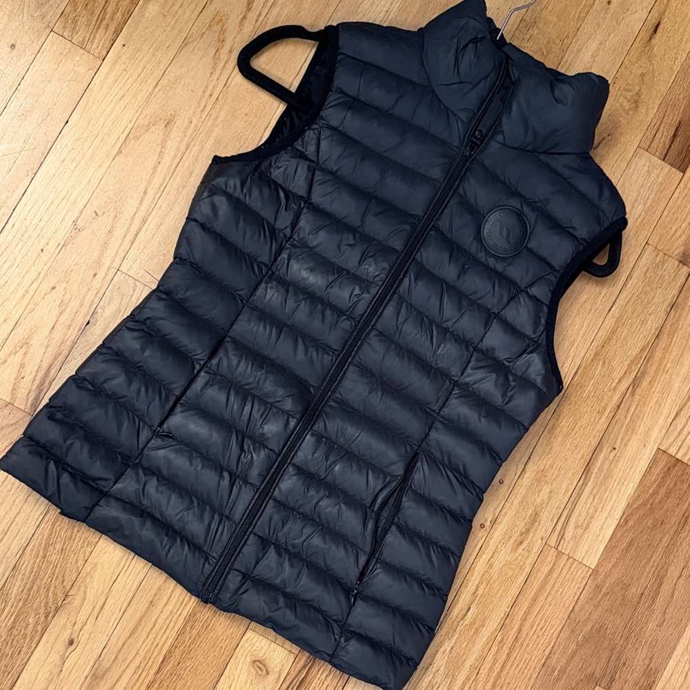 Women's Black Puffer Vest
